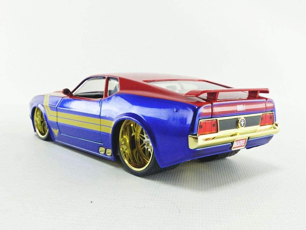 Jada 1:24 Diecast 1973 Ford Mustang Mach 1 with Captain Marvel Figure