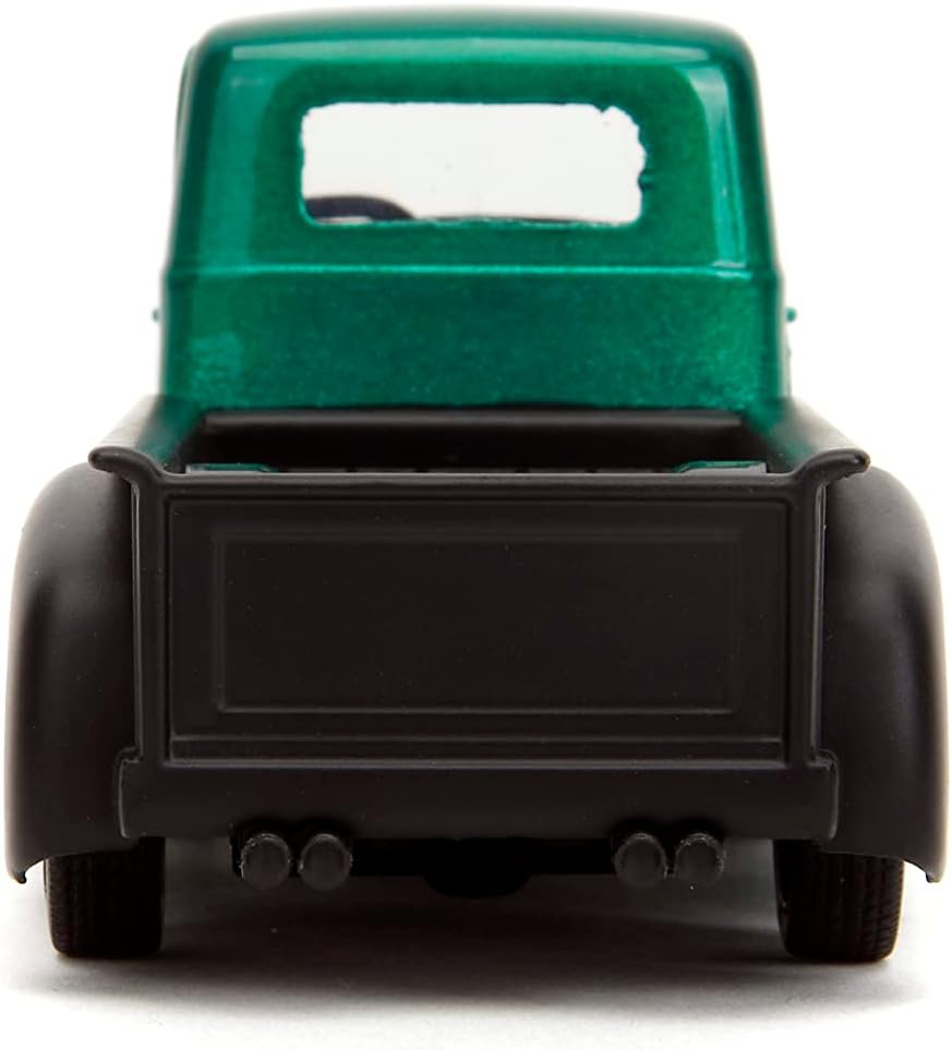 DC Comics 1:32 1952 Chevrolet COE Pickup Die-Cast Car & 1.65" Green Lantern Figure, Toys for Kids and Adults