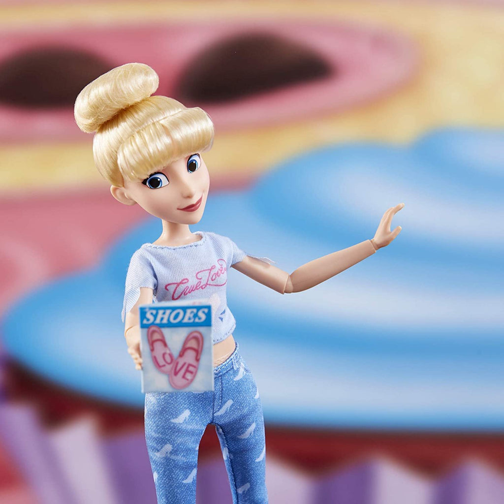 Disney Princess Comfy Squad Cinderella Fashion Doll, Toy Inspired by The Movie Ralph Breaks The Internet, Casual Outfit Doll, Girls 5 and Up