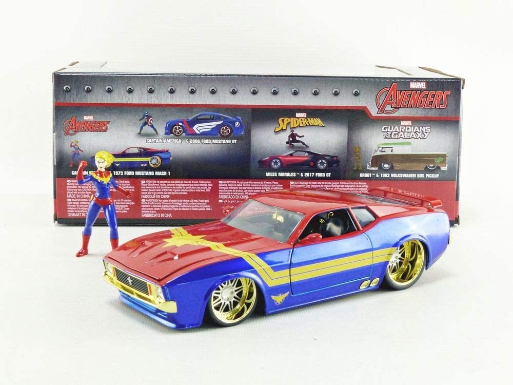 Jada 1:24 Diecast 1973 Ford Mustang Mach 1 with Captain Marvel Figure