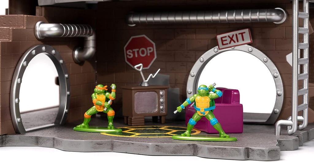 Teenage Mutant Ninja Turtles Turtle Lair Nano Scene w/ 1.65" Die-Cast Collectible Figures, Toys for Kids and Adults