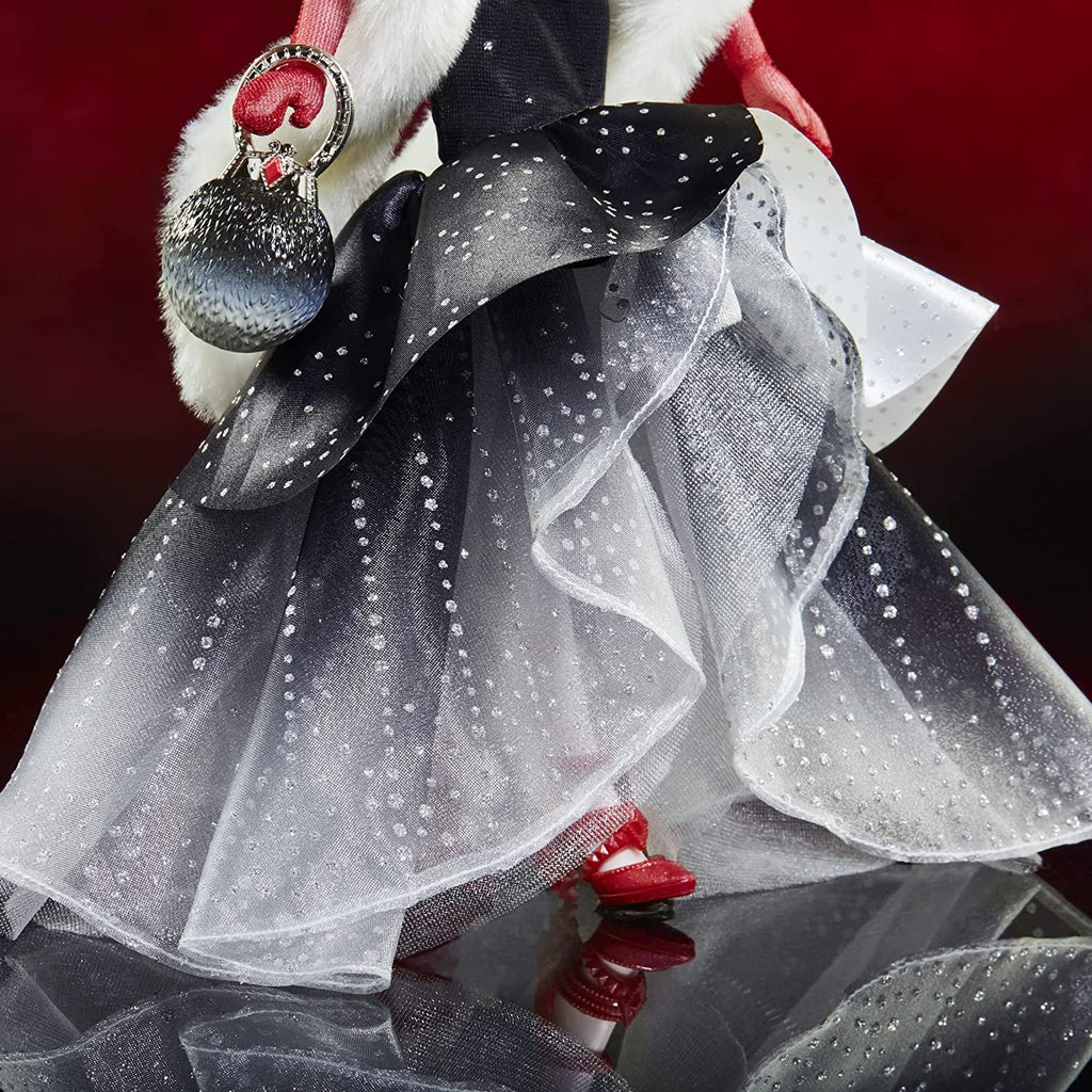 Disney Villains Style Series Cruella De Vil, Contemporary Style Fashion Doll with Accessories, Collectible Toy for Girls 6 Years and Up