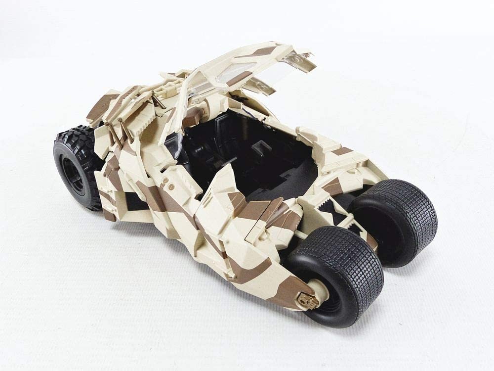Jada Toys 1: 24 Scale The Dark Knight Batmobile Die-cast Vehicle with Batman Figure, Multicolor