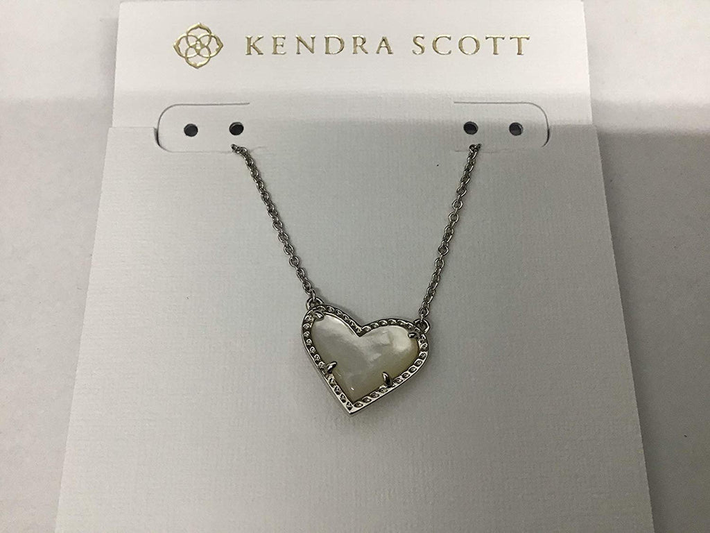 Kendra Scott Ari Heart Gold Short Pendant Necklace in Magenta Magnesite